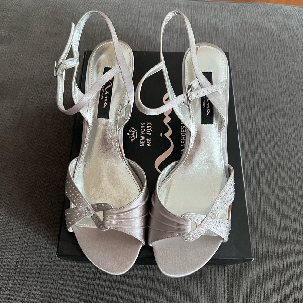 New NINA Womens Silver Germane Dress Sandals Size 10